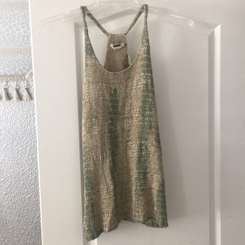 MissMe sleeveless sweater top.